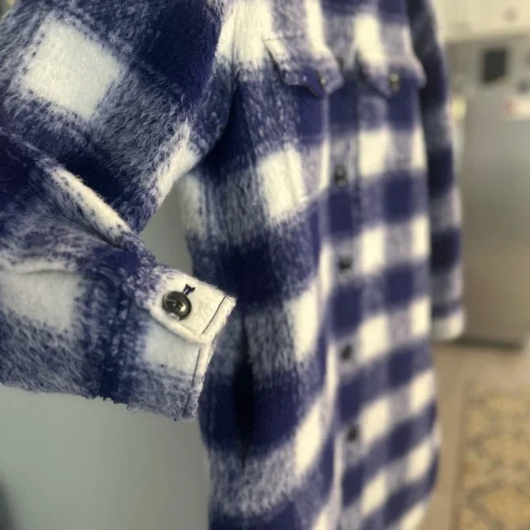 LOFT Purple and White Winter Jacket with Plaid Pattern - Picture 4 of 6